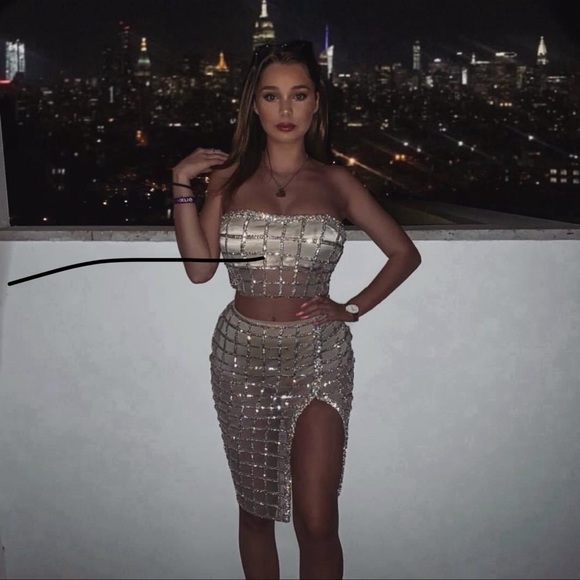 Meshki embroidered suit - Picture 4 of 5